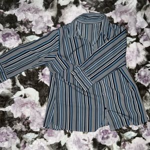 Women’s Medium Button-Up Long Sleeve Dress Shirt